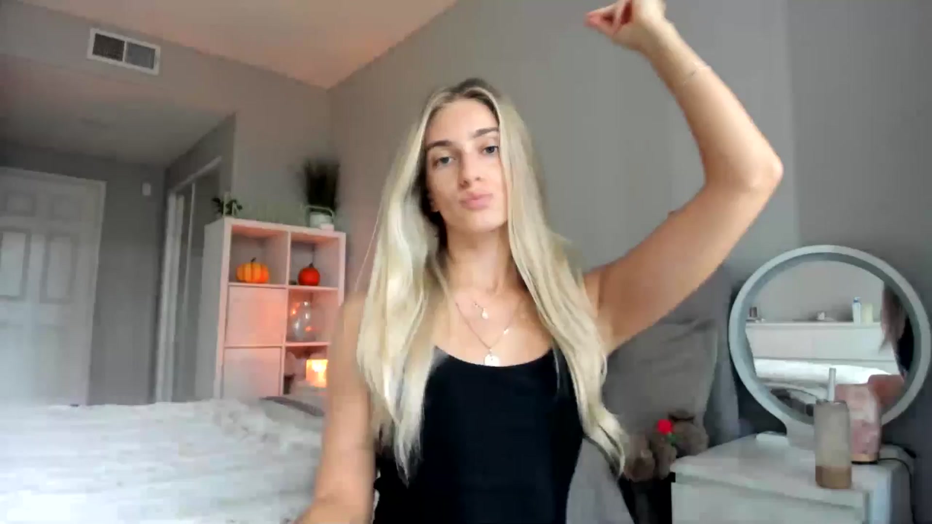 Gallery image thumbnail from Vodka_Queen's myfreecams stream on, 10/22/2025, 01:41 image 1 of 20