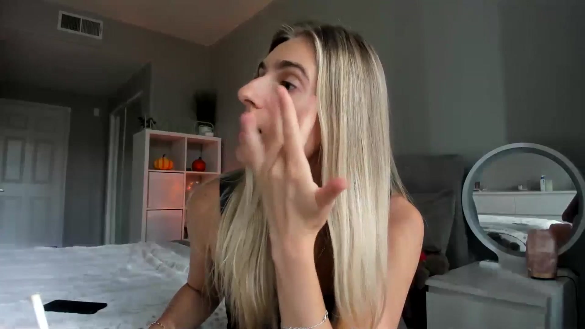 Gallery image thumbnail from Vodka_Queen's myfreecams stream on, 10/22/2025, 01:41 image 2 of 20
