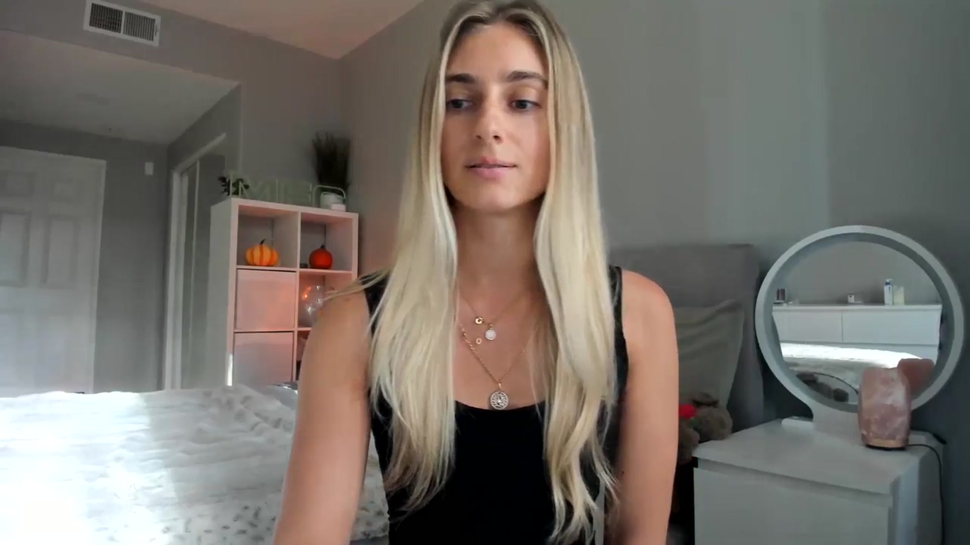 Gallery image thumbnail from Vodka_Queen's myfreecams stream on, 10/22/2025, 01:41 image 8 of 20