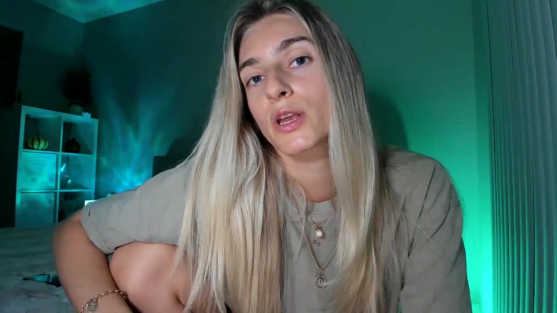Gallery image thumbnail from Vodka_Queen's myfreecams stream on, 10/27/2025, 05:35 image 12 of 20
