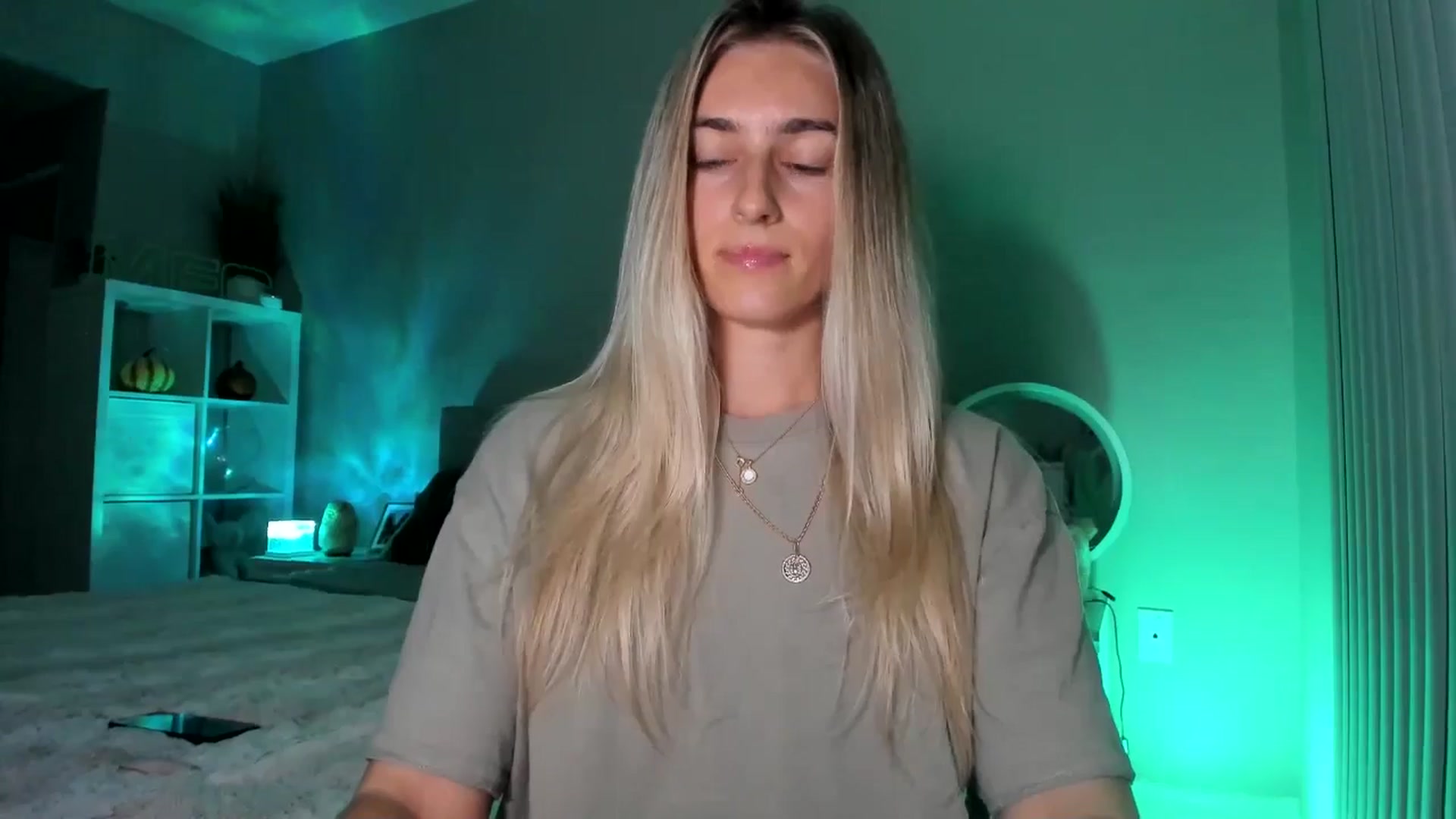 Gallery image thumbnail from Vodka_Queen's myfreecams stream on, 10/27/2025, 05:35 image 6 of 20