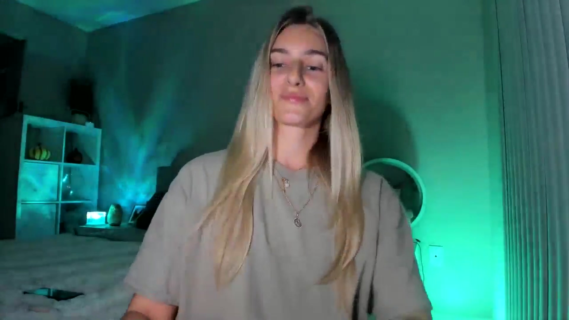 Gallery image thumbnail from Vodka_Queen's myfreecams stream on, 10/27/2025, 05:35 image 13 of 20