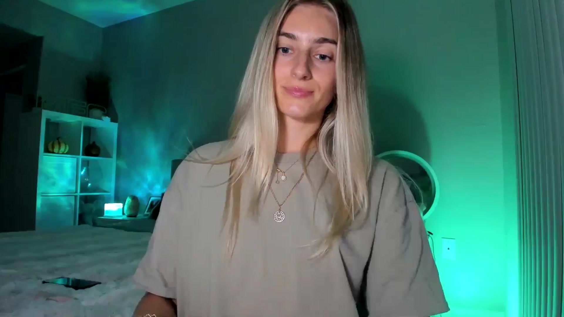 Gallery image thumbnail from Vodka_Queen's myfreecams stream on, 10/27/2025, 05:35 image 7 of 20