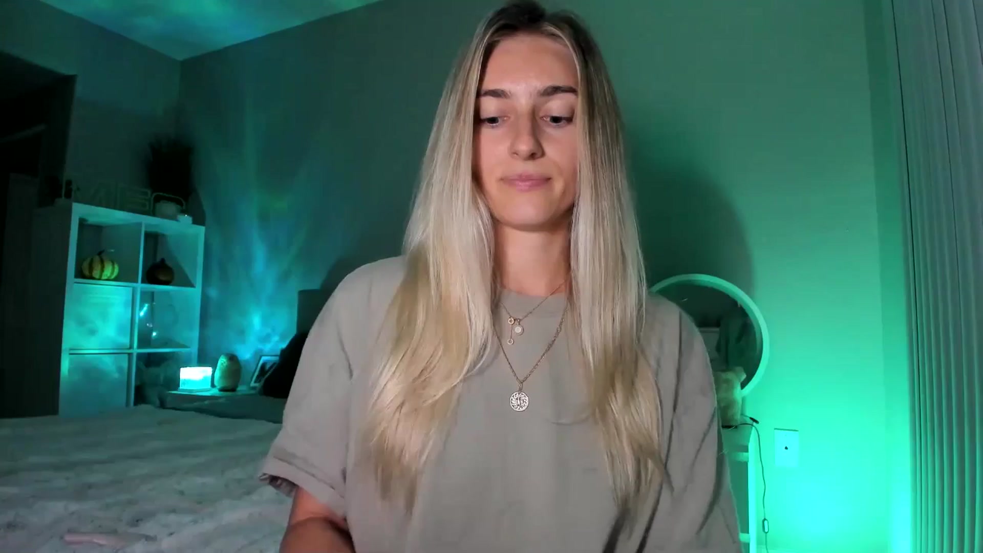 Gallery image thumbnail from Vodka_Queen's myfreecams stream on, 10/27/2025, 05:35 image 1 of 20