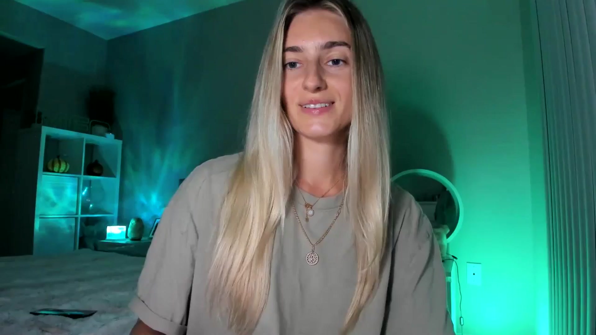Gallery image thumbnail from Vodka_Queen's myfreecams stream on, 10/27/2025, 05:35 image 2 of 20