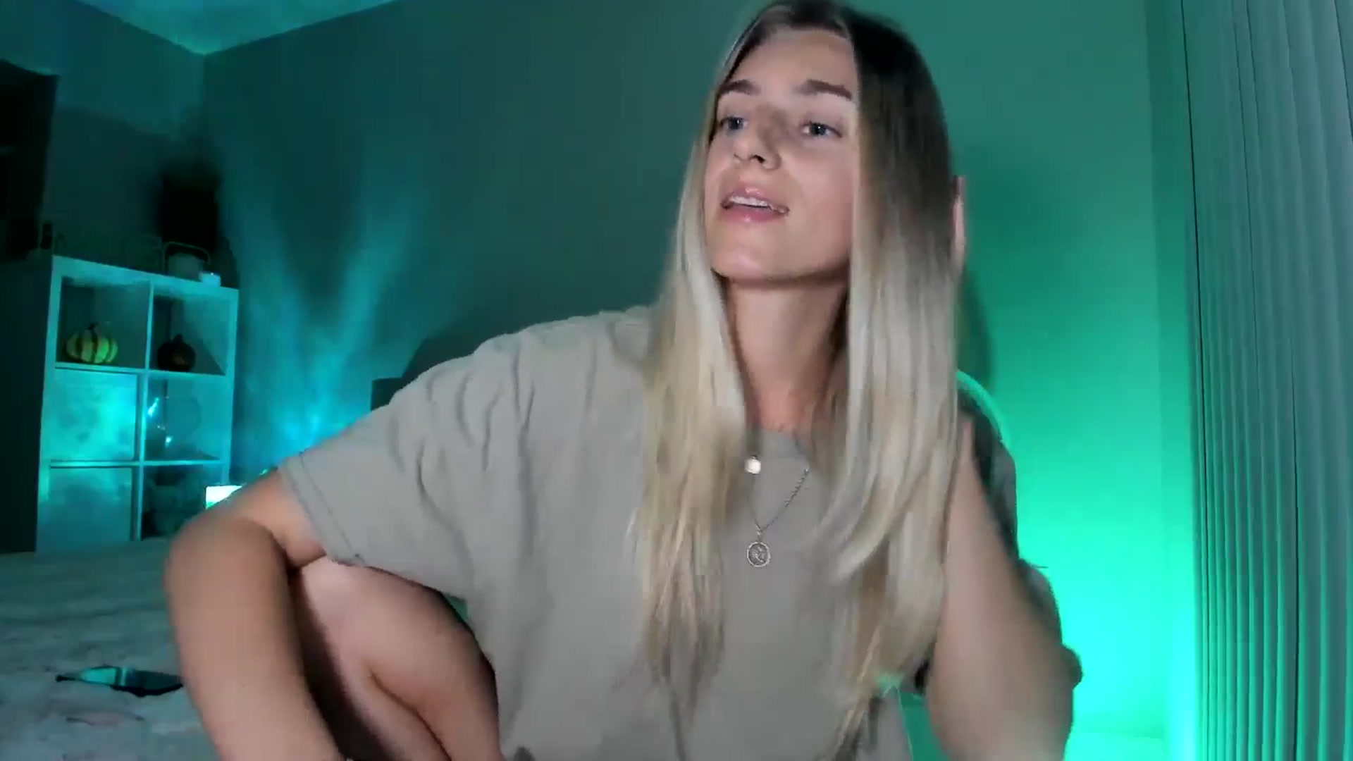 Gallery image thumbnail from Vodka_Queen's myfreecams stream on, 10/27/2025, 05:35 image 10 of 20