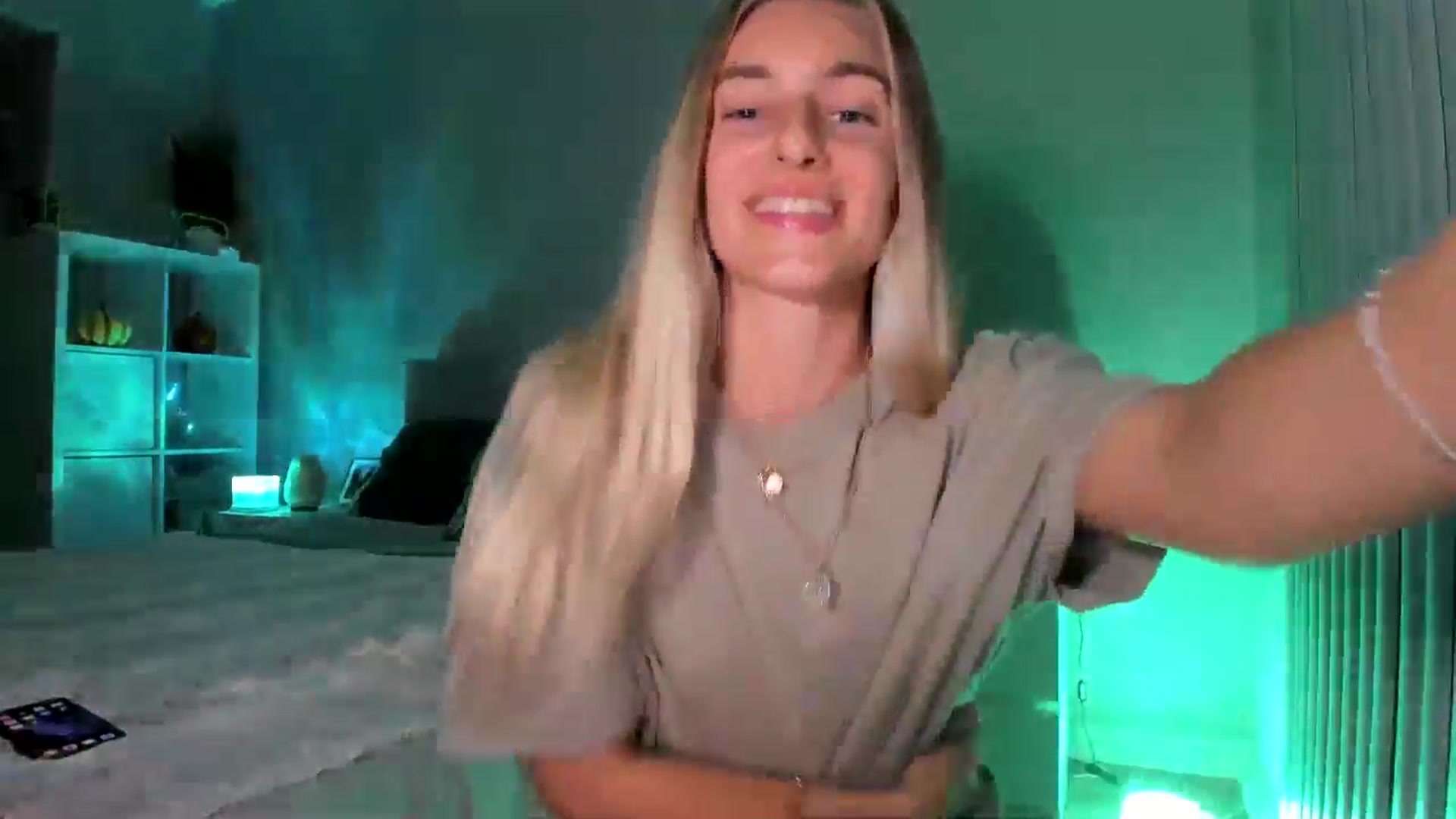 Gallery image thumbnail from Vodka_Queen's myfreecams stream on, 10/27/2025, 05:35 image 16 of 20
