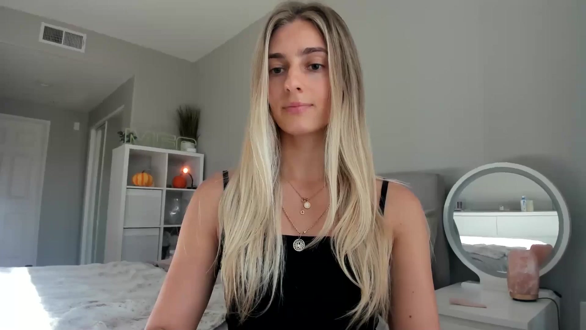 Gallery image thumbnail from Vodka_Queen's myfreecams stream on, 10/27/2025, 23:23 image 8 of 20