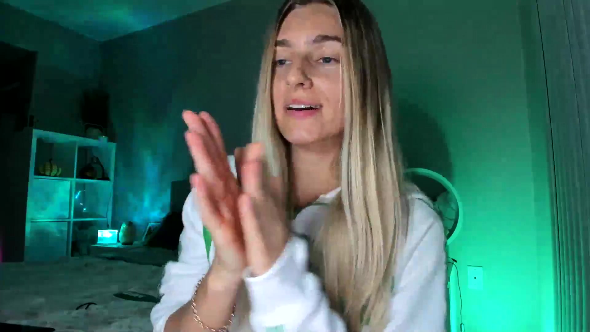 Gallery image thumbnail from Vodka_Queen's myfreecams stream on, 10/28/2025, 08:21 image 17 of 20