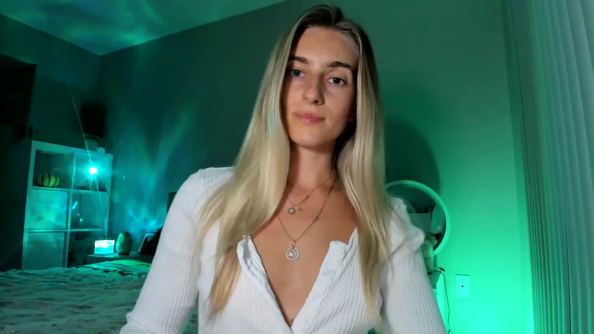 Gallery image thumbnail from Vodka_Queen's myfreecams stream on, 10/29/2025, 05:55 image 1 of 20