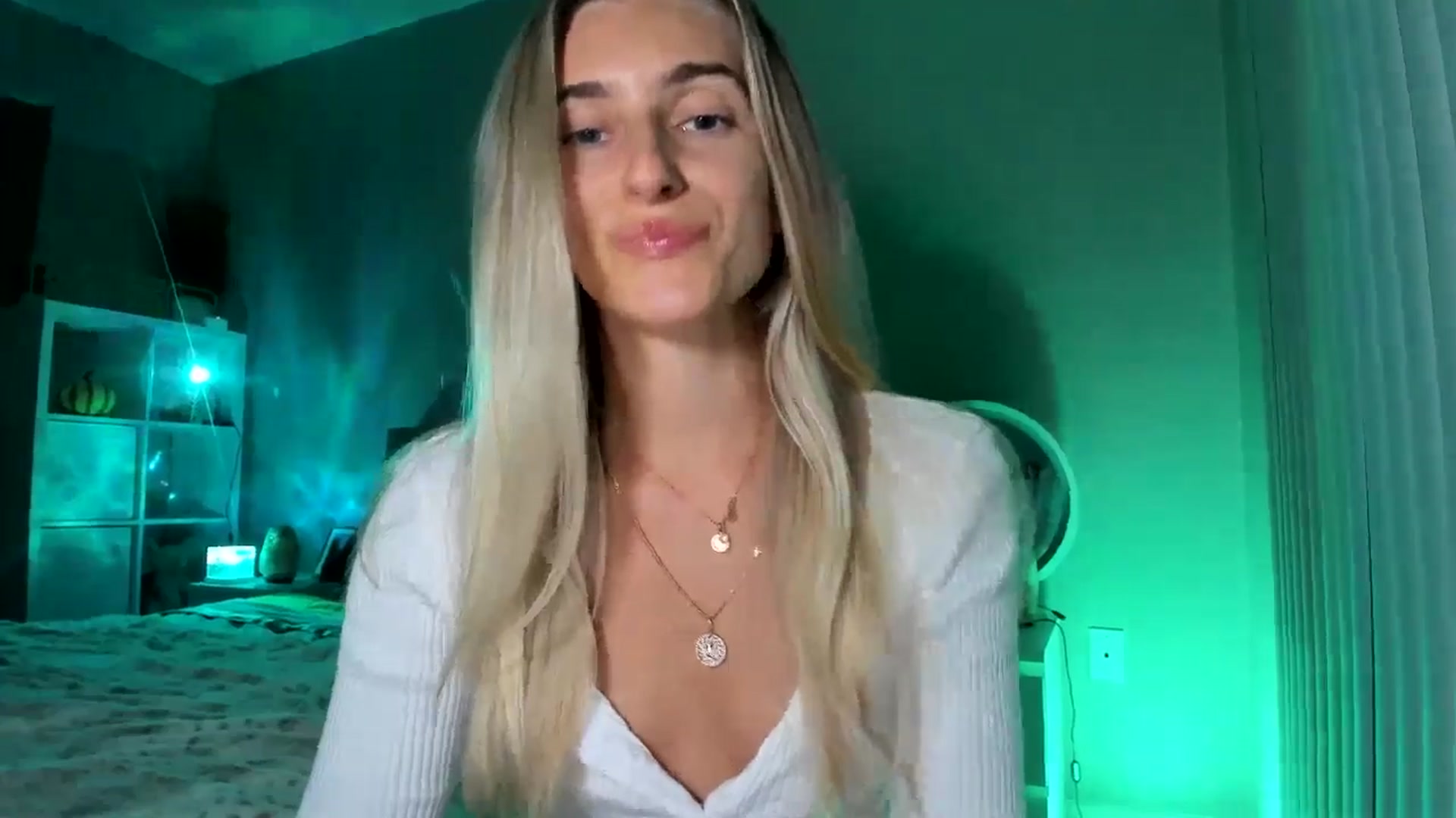 Gallery image thumbnail from Vodka_Queen's myfreecams stream on, 10/29/2025, 05:55 image 4 of 20