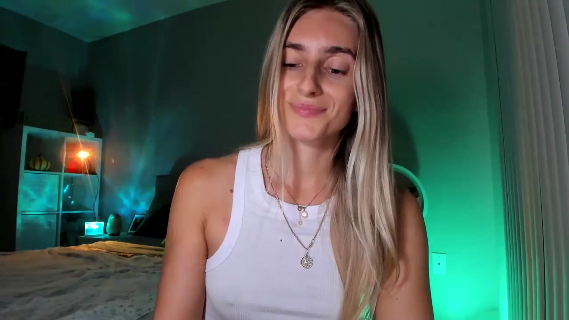 Gallery image thumbnail from Vodka_Queen's myfreecams stream on, 11/04/2025, 08:02 image 11 of 20