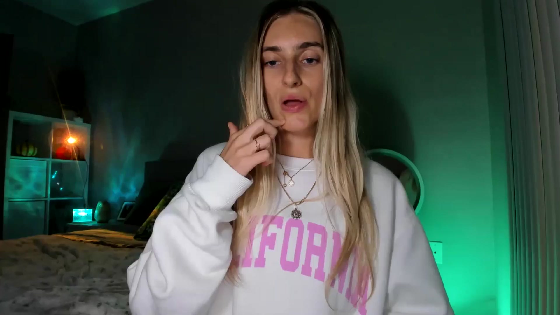 Gallery image thumbnail from Vodka_Queen's myfreecams stream on, 11/05/2025, 07:33 image 1 of 20