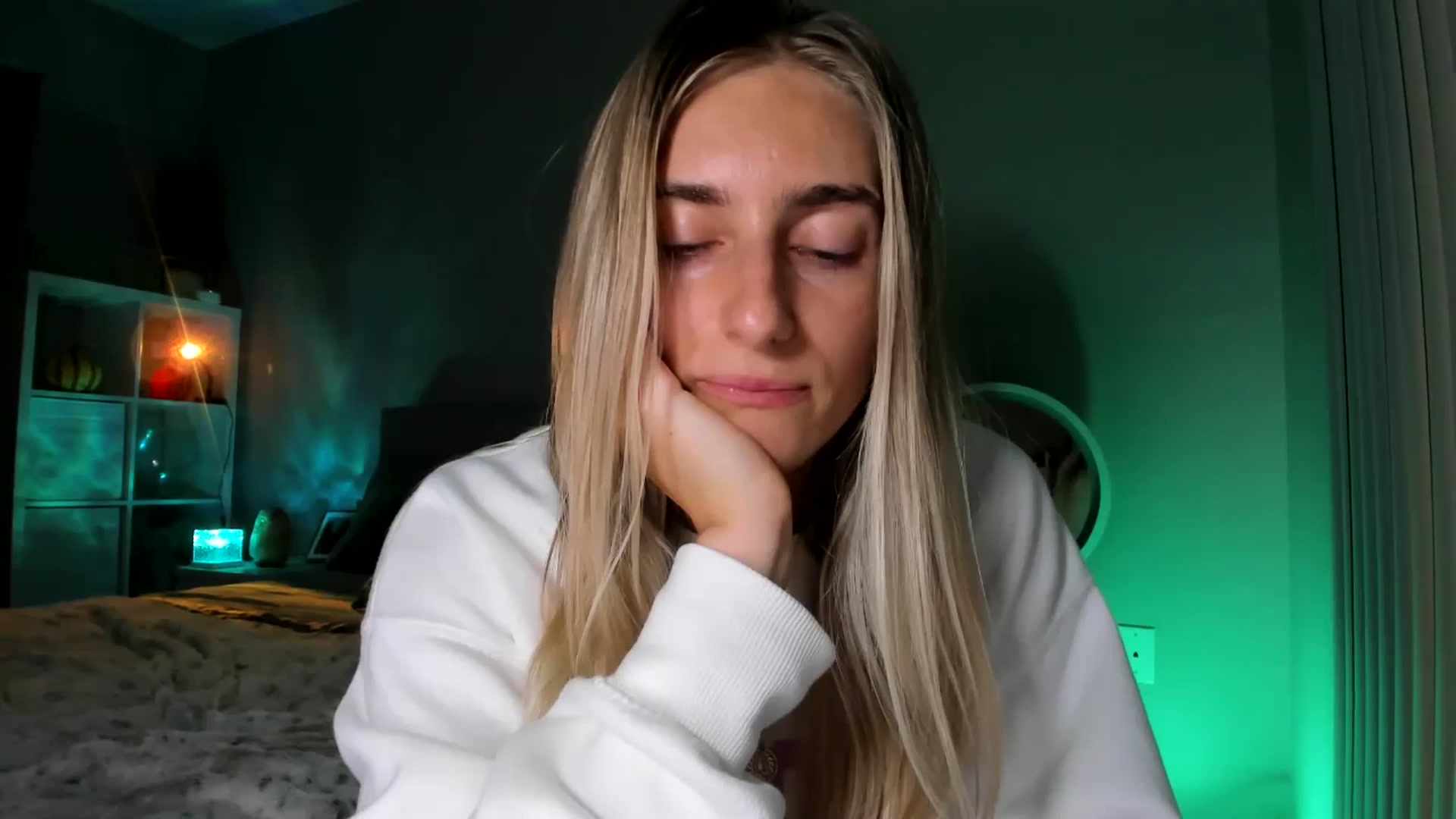 Gallery image thumbnail from Vodka_Queen's myfreecams stream on, 11/05/2025, 07:33 image 3 of 20
