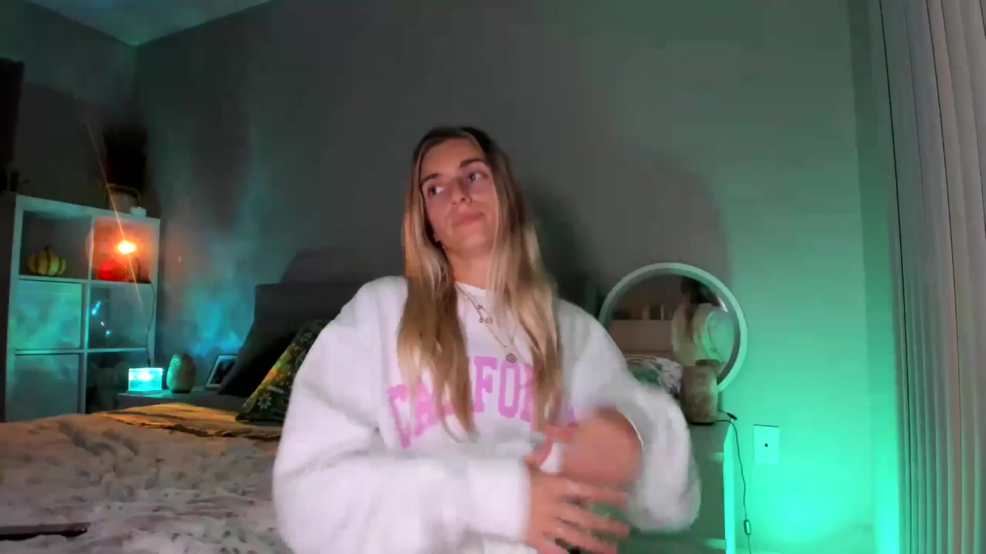 Gallery image thumbnail from Vodka_Queen's myfreecams stream on, 11/05/2025, 07:33 image 4 of 20