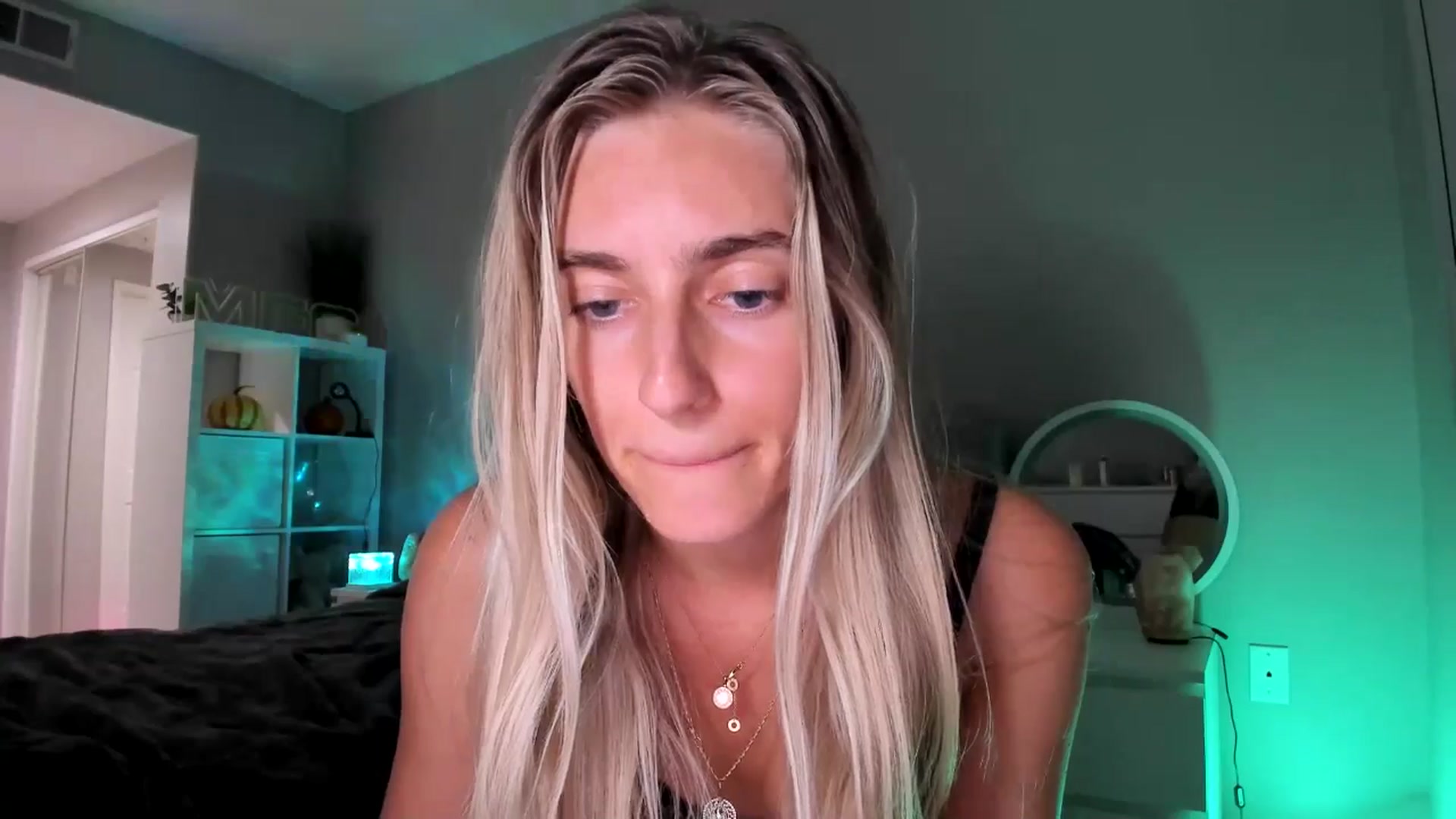 Gallery image thumbnail from Vodka_Queen's myfreecams stream on, 11/09/2025, 10:17 image 2 of 20