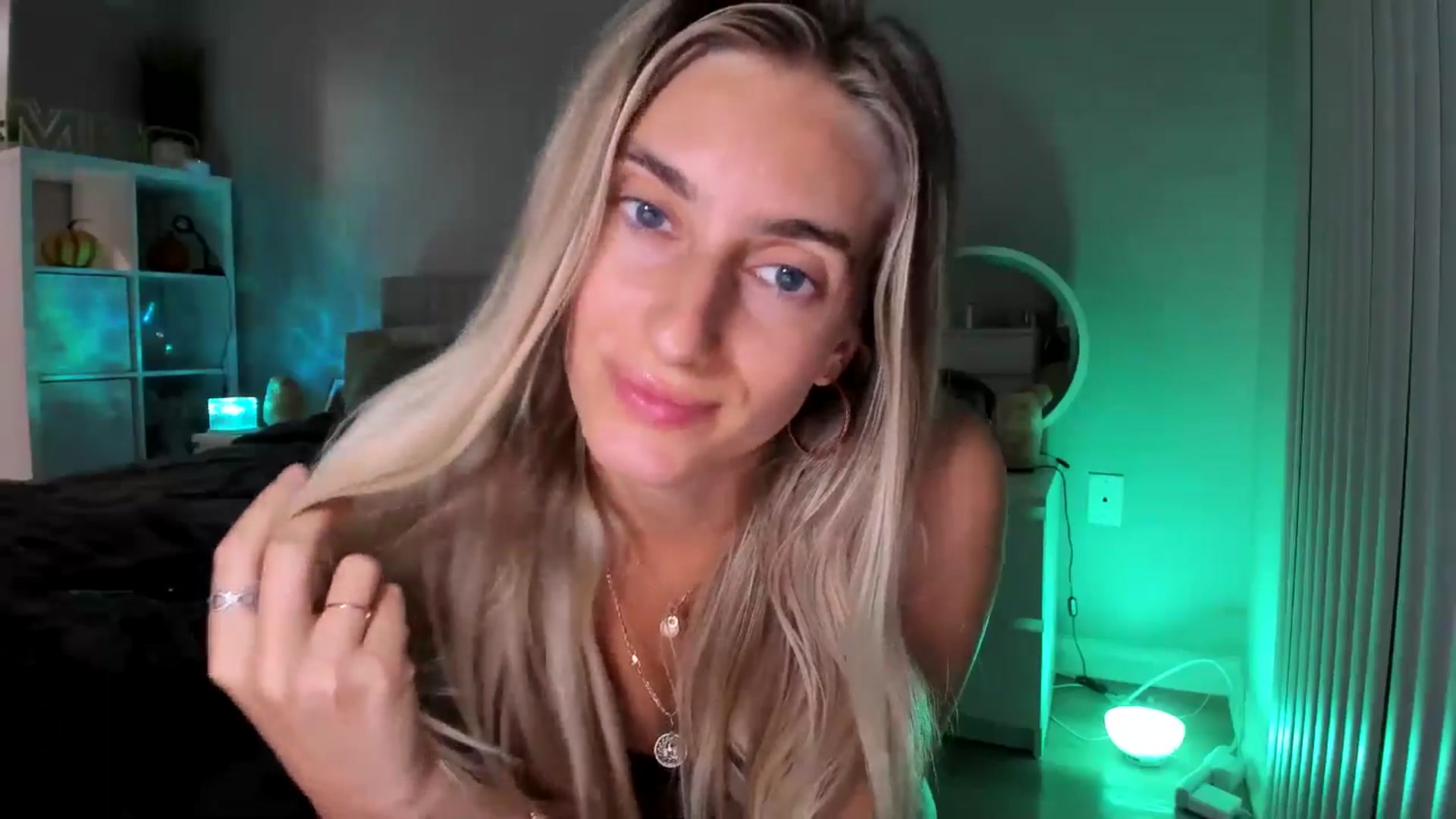 Gallery image thumbnail from Vodka_Queen's myfreecams stream on, 11/09/2025, 10:17 image 14 of 20