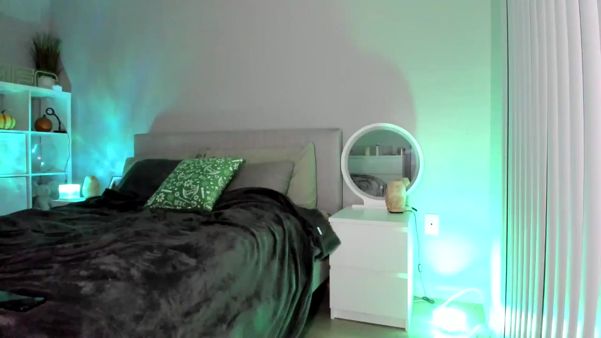 Gallery image thumbnail from Vodka_Queen's myfreecams stream on, 11/10/2025, 06:53 image 10 of 20