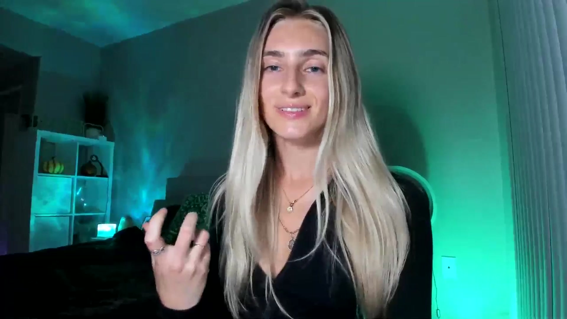 Gallery image thumbnail from Vodka_Queen's myfreecams stream on, 11/11/2025, 07:04 image 6 of 20