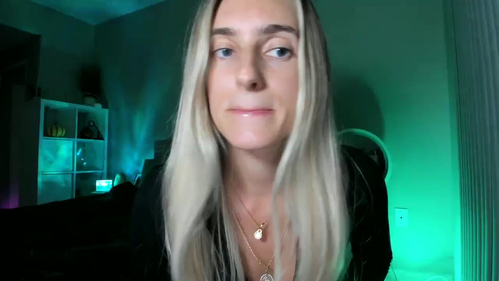 Gallery image thumbnail from Vodka_Queen's myfreecams stream on, 11/11/2025, 07:04 image 1 of 20