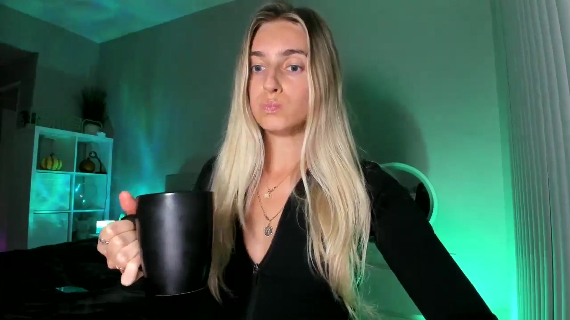 Gallery image thumbnail from Vodka_Queen's myfreecams stream on, 11/11/2025, 07:04 image 3 of 20