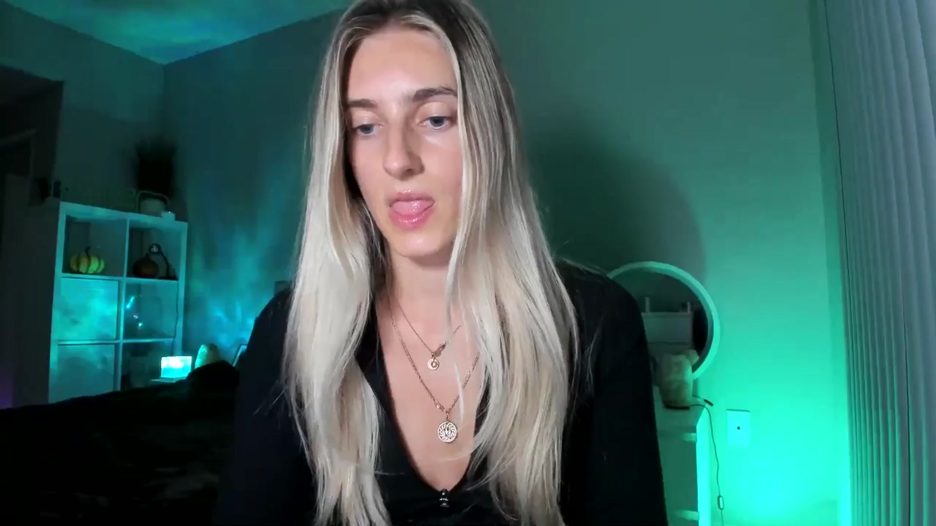 Gallery image thumbnail from Vodka_Queen's myfreecams stream on, 11/11/2025, 07:04 image 4 of 20