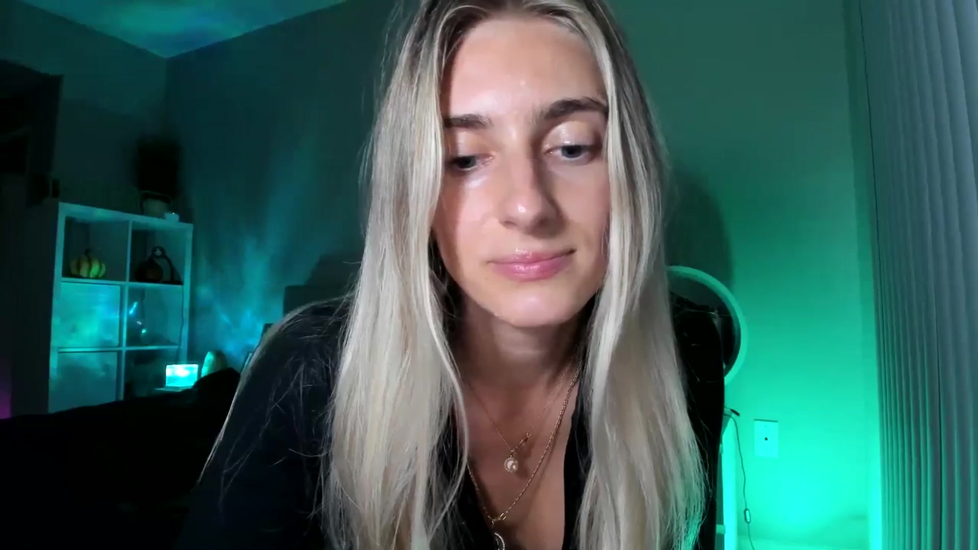 Gallery image thumbnail from Vodka_Queen's myfreecams stream on, 11/11/2025, 07:04 image 11 of 20