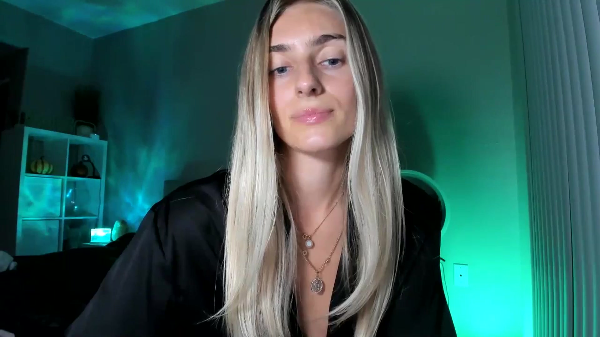 Gallery image thumbnail from Vodka_Queen's myfreecams stream on, 11/13/2025, 06:58 image 20 of 20