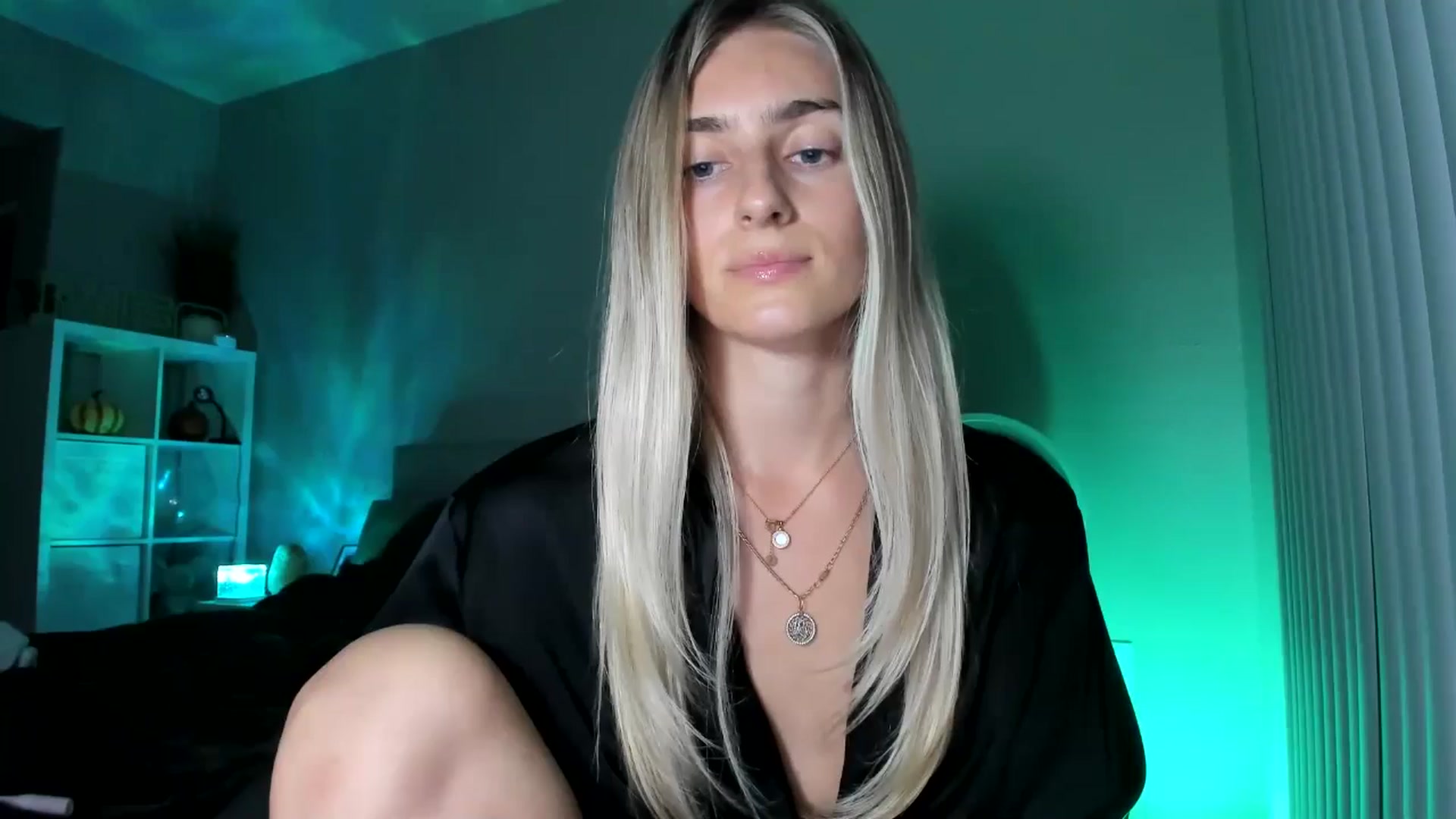Gallery image thumbnail from Vodka_Queen's myfreecams stream on, 11/13/2025, 06:58 image 18 of 20