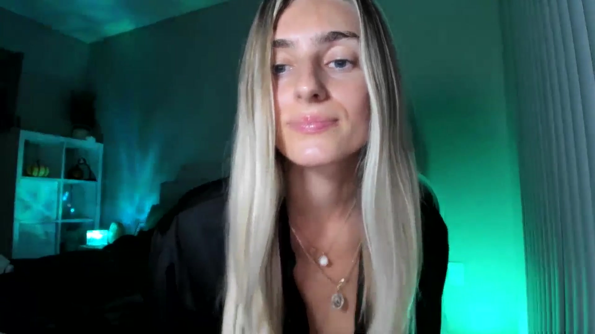 Gallery image thumbnail from Vodka_Queen's myfreecams stream on, 11/13/2025, 06:58 image 19 of 20