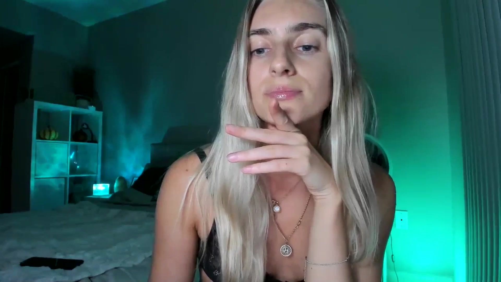 Gallery image thumbnail from Vodka_Queen's myfreecams stream on, 11/15/2025, 08:17 image 18 of 20