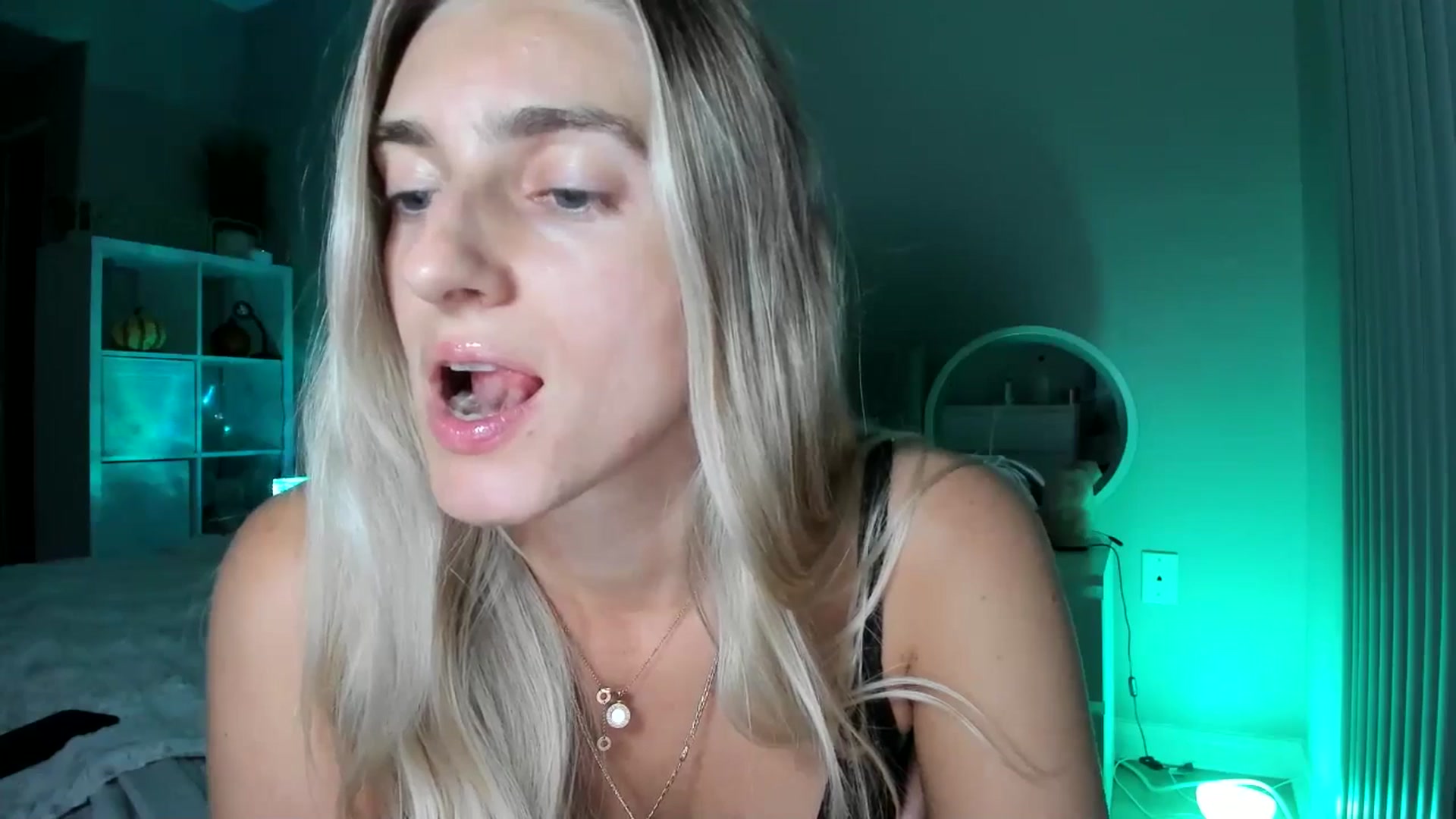 Gallery image thumbnail from Vodka_Queen's myfreecams stream on, 11/15/2025, 08:17 image 14 of 20