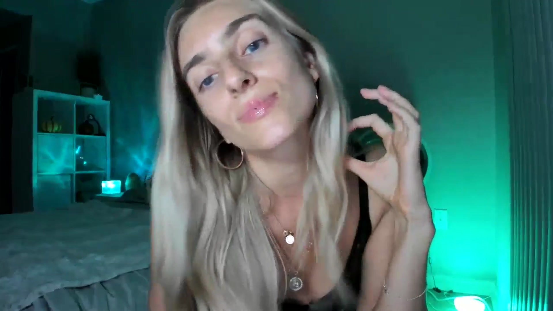 Gallery image thumbnail from Vodka_Queen's myfreecams stream on, 11/15/2025, 08:17 image 15 of 20