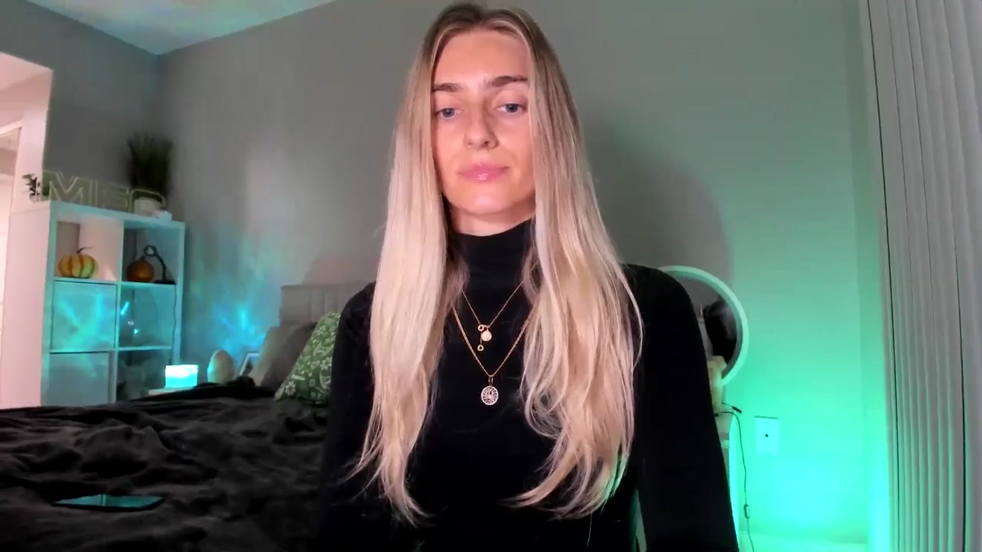 Gallery image thumbnail from Vodka_Queen's myfreecams stream on, 11/21/2025, 07:02 image 6 of 20