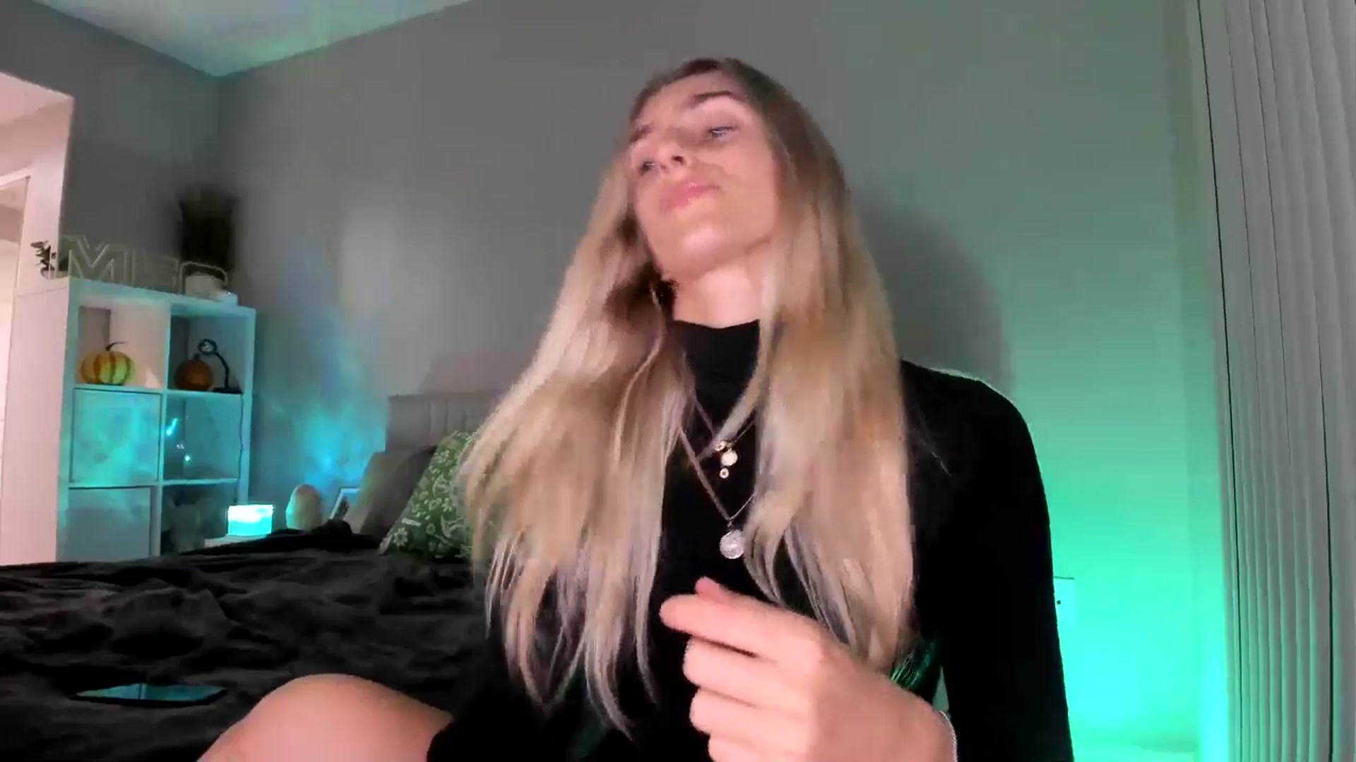 Gallery image thumbnail from Vodka_Queen's myfreecams stream on, 11/21/2025, 07:02 image 7 of 20