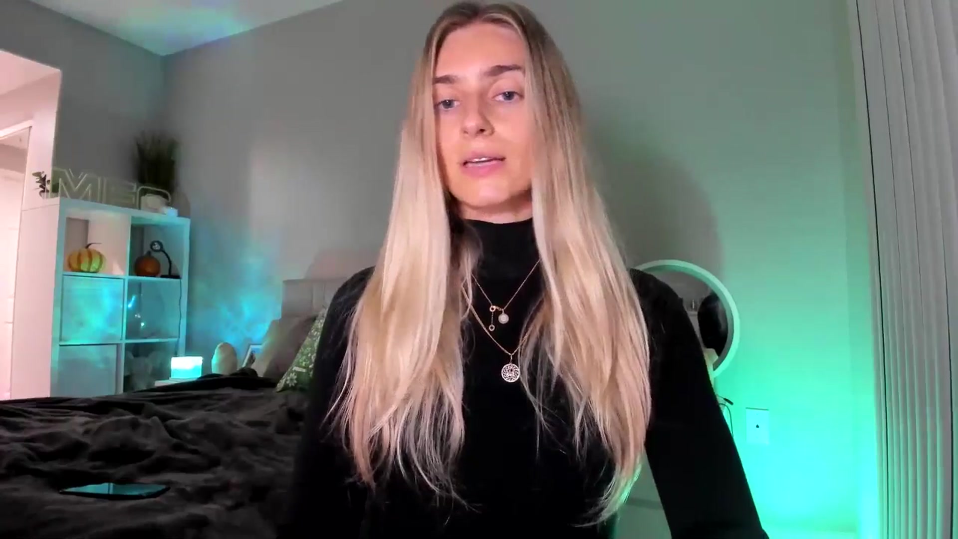 Gallery image thumbnail from Vodka_Queen's myfreecams stream on, 11/21/2025, 07:02 image 2 of 20