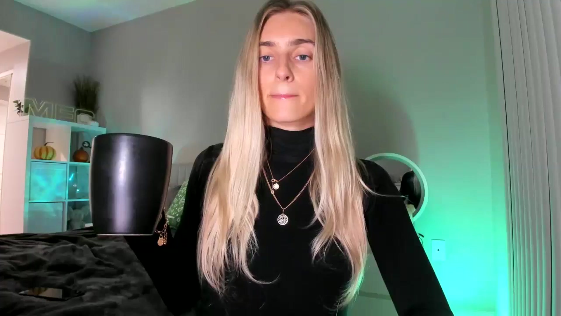 Gallery image thumbnail from Vodka_Queen's myfreecams stream on, 11/21/2025, 07:02 image 14 of 20