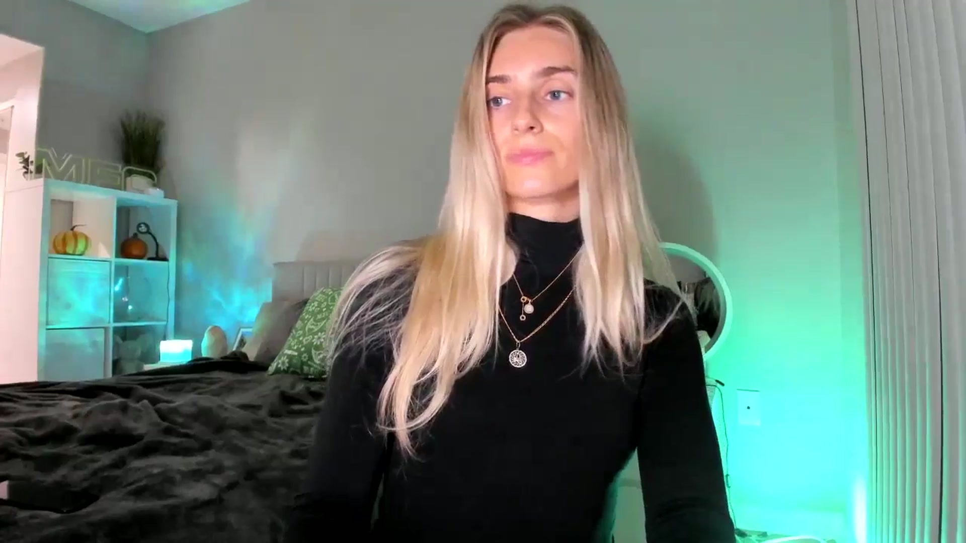 Gallery image thumbnail from Vodka_Queen's myfreecams stream on, 11/21/2025, 08:24 image 4 of 20