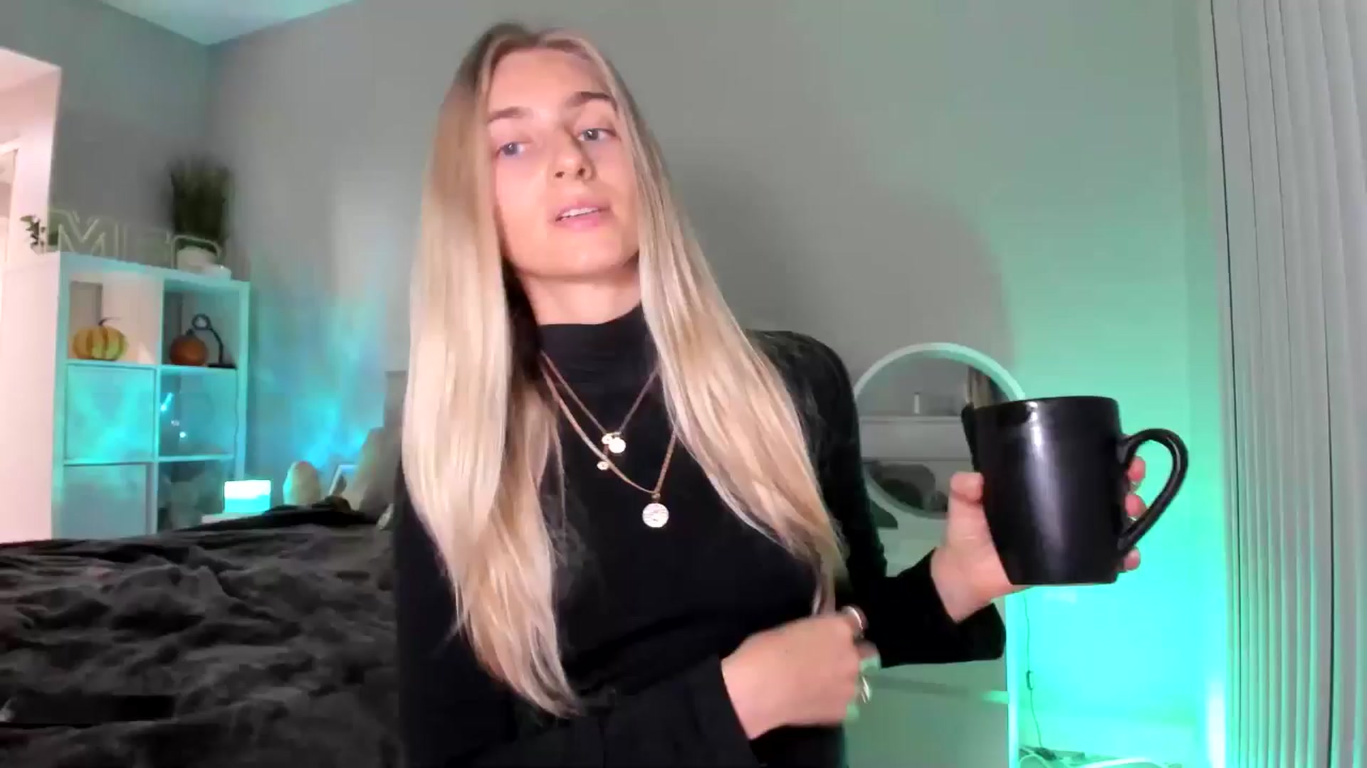 Gallery image thumbnail from Vodka_Queen's myfreecams stream on, 11/21/2025, 08:24 image 1 of 20