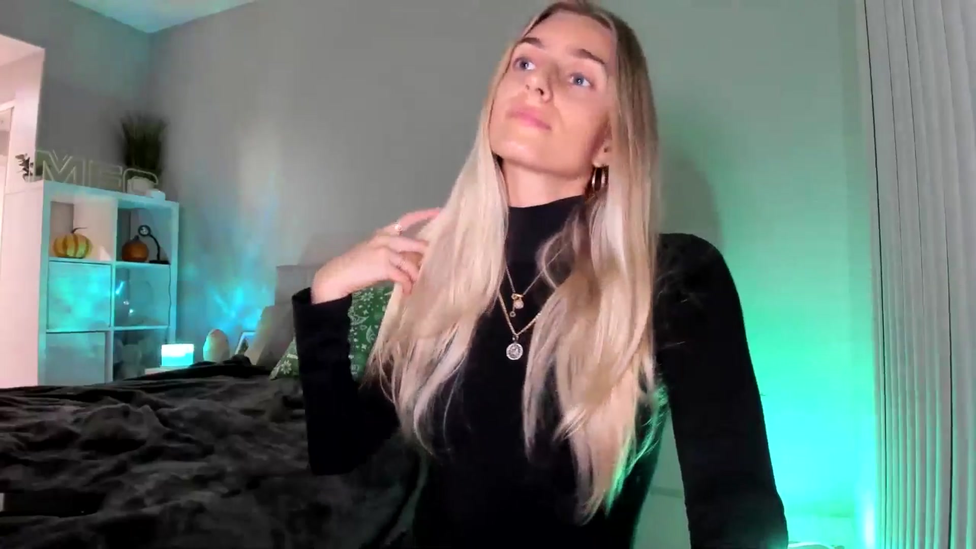 Gallery image thumbnail from Vodka_Queen's myfreecams stream on, 11/21/2025, 08:24 image 2 of 20