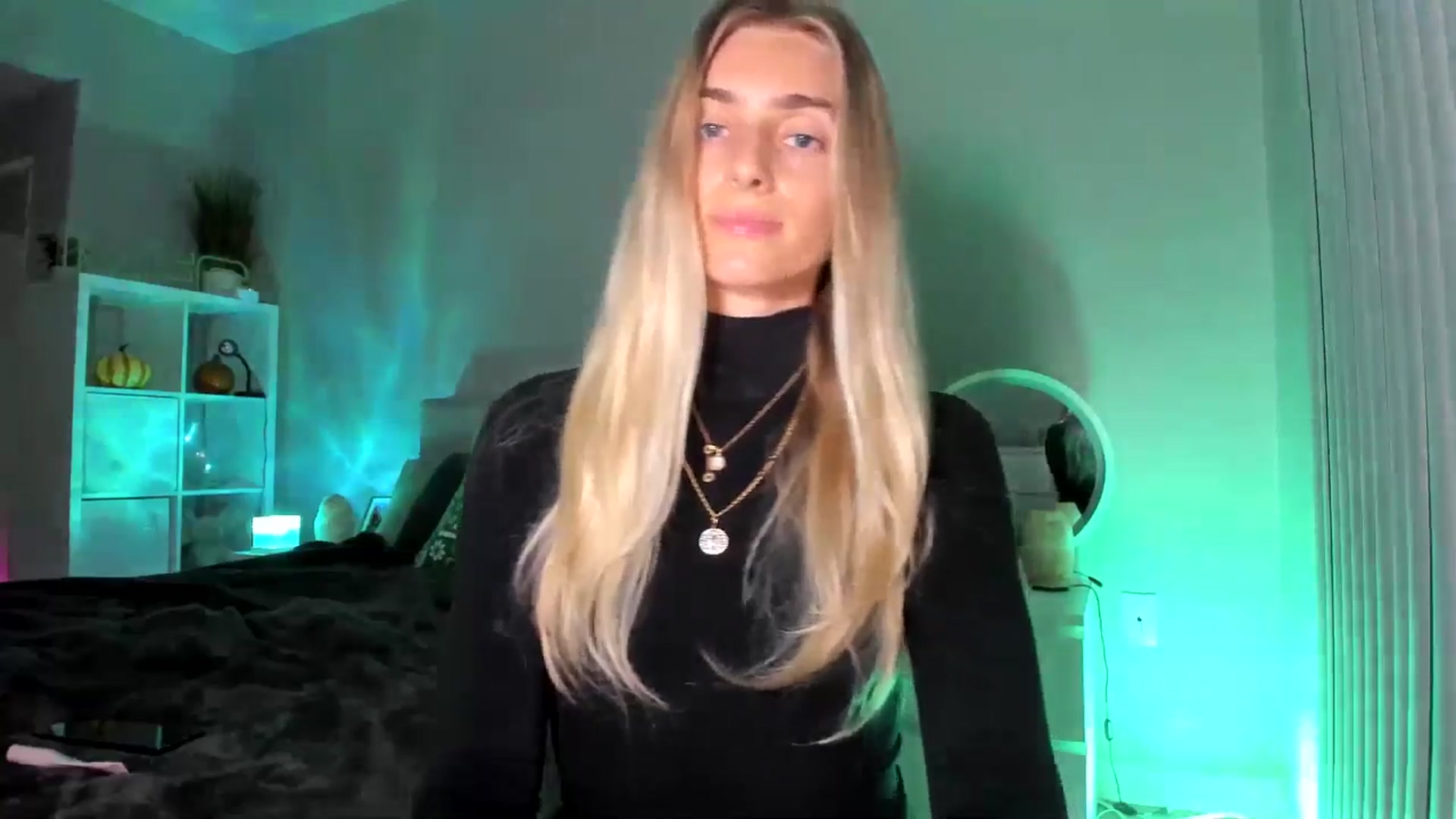 Gallery image thumbnail from Vodka_Queen's myfreecams stream on, 11/21/2025, 08:24 image 17 of 20