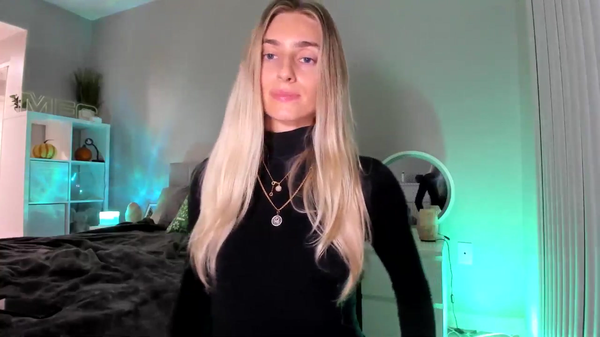 Gallery image thumbnail from Vodka_Queen's myfreecams stream on, 11/21/2025, 08:24 image 3 of 20