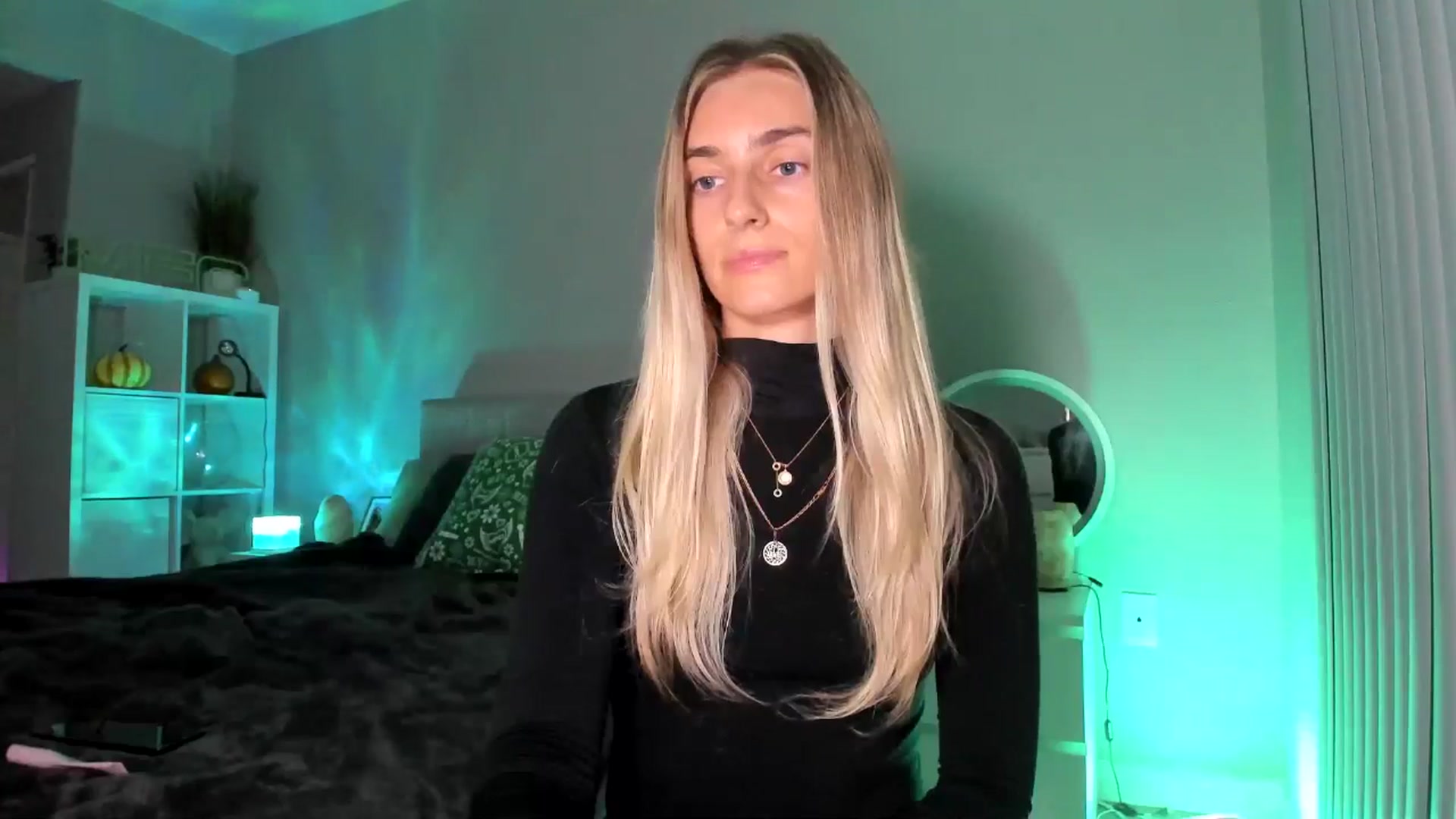 Gallery image thumbnail from Vodka_Queen's myfreecams stream on, 11/21/2025, 08:24 image 19 of 20
