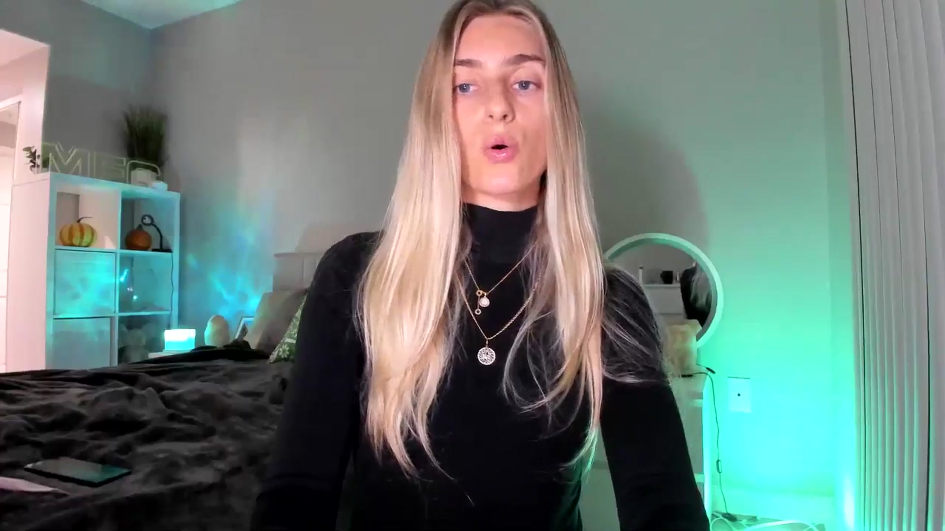 Gallery image thumbnail from Vodka_Queen's myfreecams stream on, 11/21/2025, 08:24 image 6 of 20