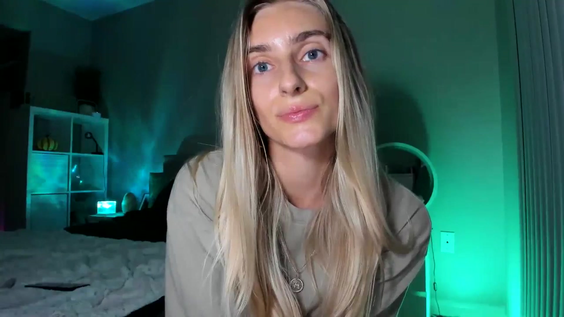 Gallery image thumbnail from Vodka_Queen's myfreecams stream on, 11/26/2025, 08:15 image 7 of 20
