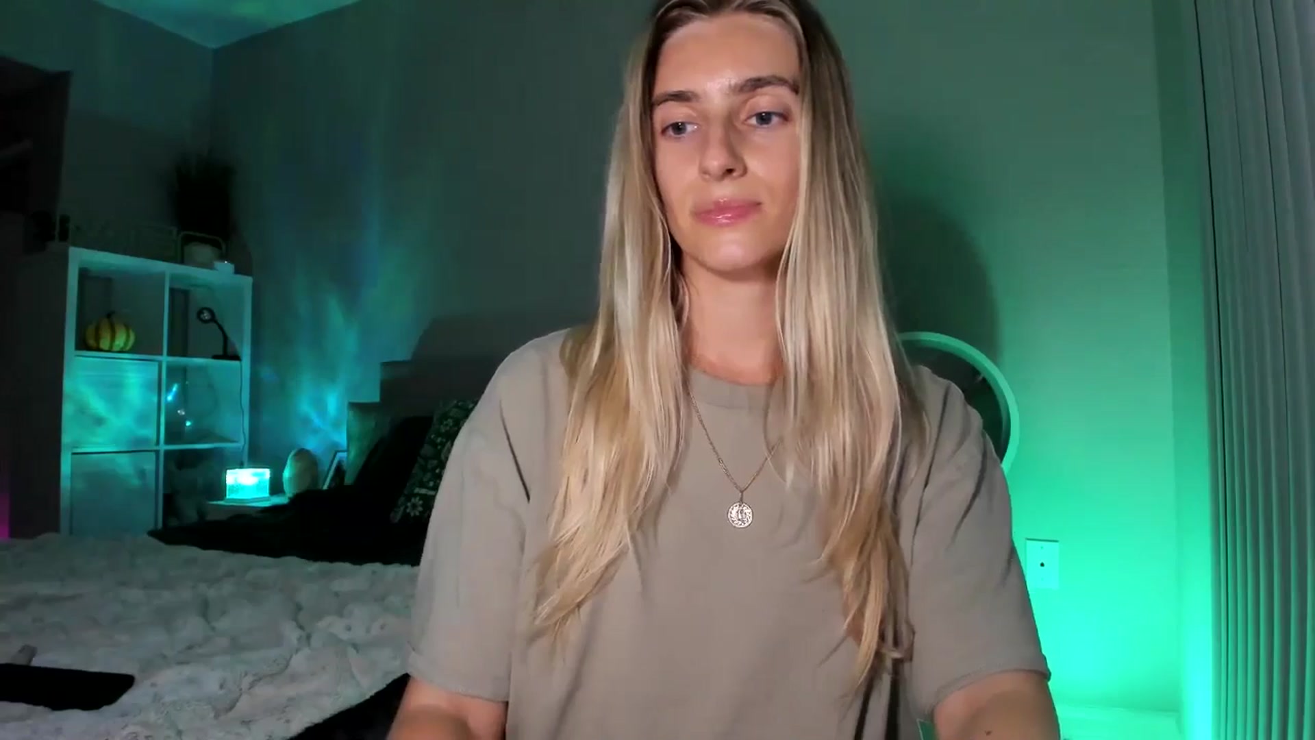 Gallery image thumbnail from Vodka_Queen's myfreecams stream on, 11/26/2025, 08:15 image 6 of 20