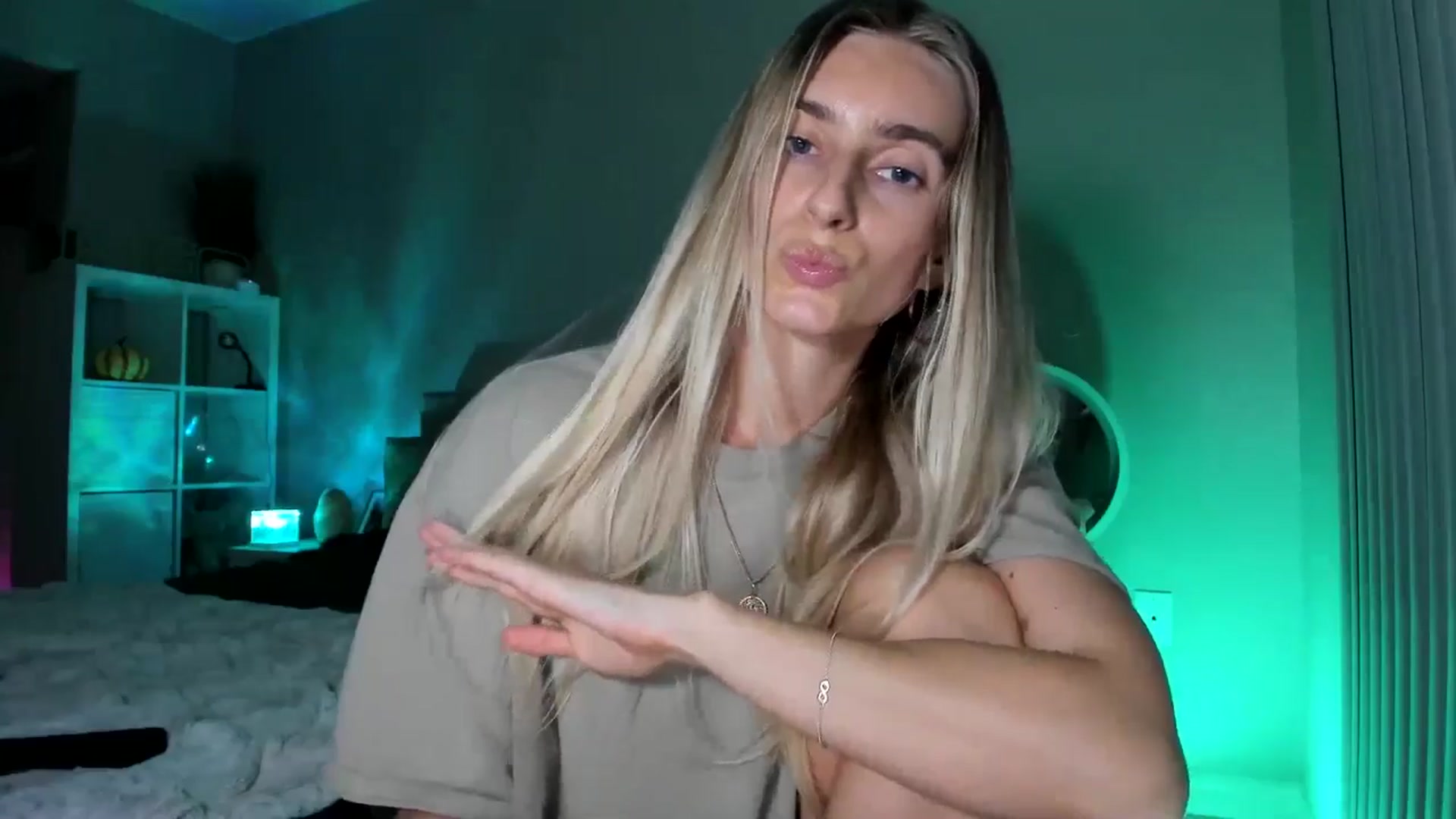 Gallery image thumbnail from Vodka_Queen's myfreecams stream on, 11/26/2025, 08:15 image 10 of 20