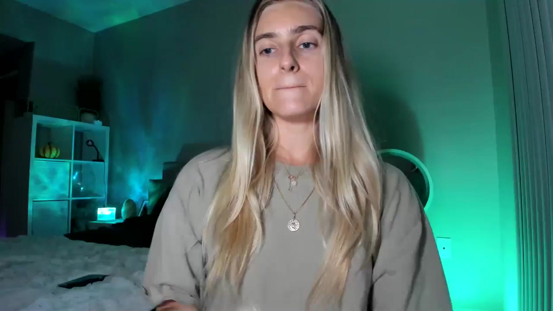 Gallery image thumbnail from Vodka_Queen's myfreecams stream on, 11/26/2025, 08:15 image 1 of 20