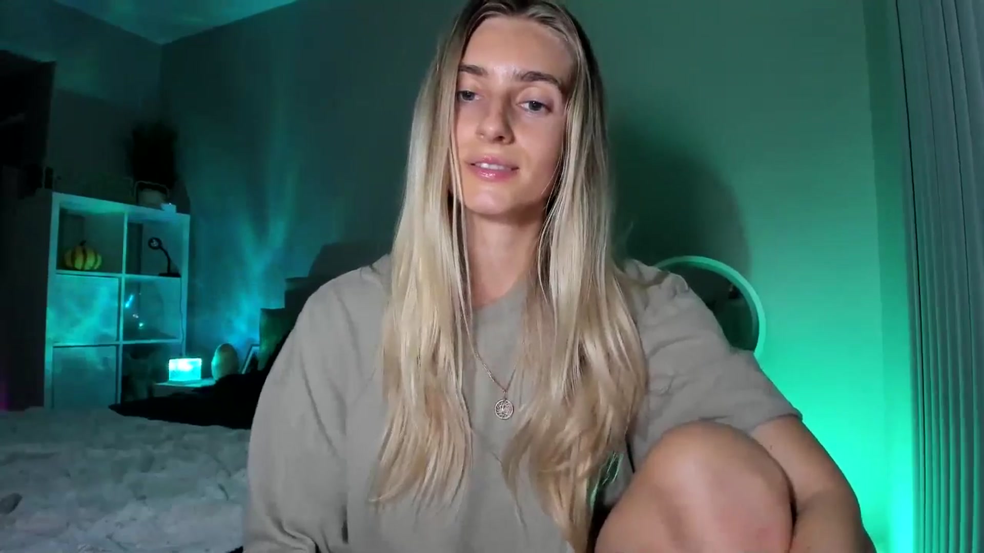 Gallery image thumbnail from Vodka_Queen's myfreecams stream on, 11/26/2025, 08:15 image 4 of 20