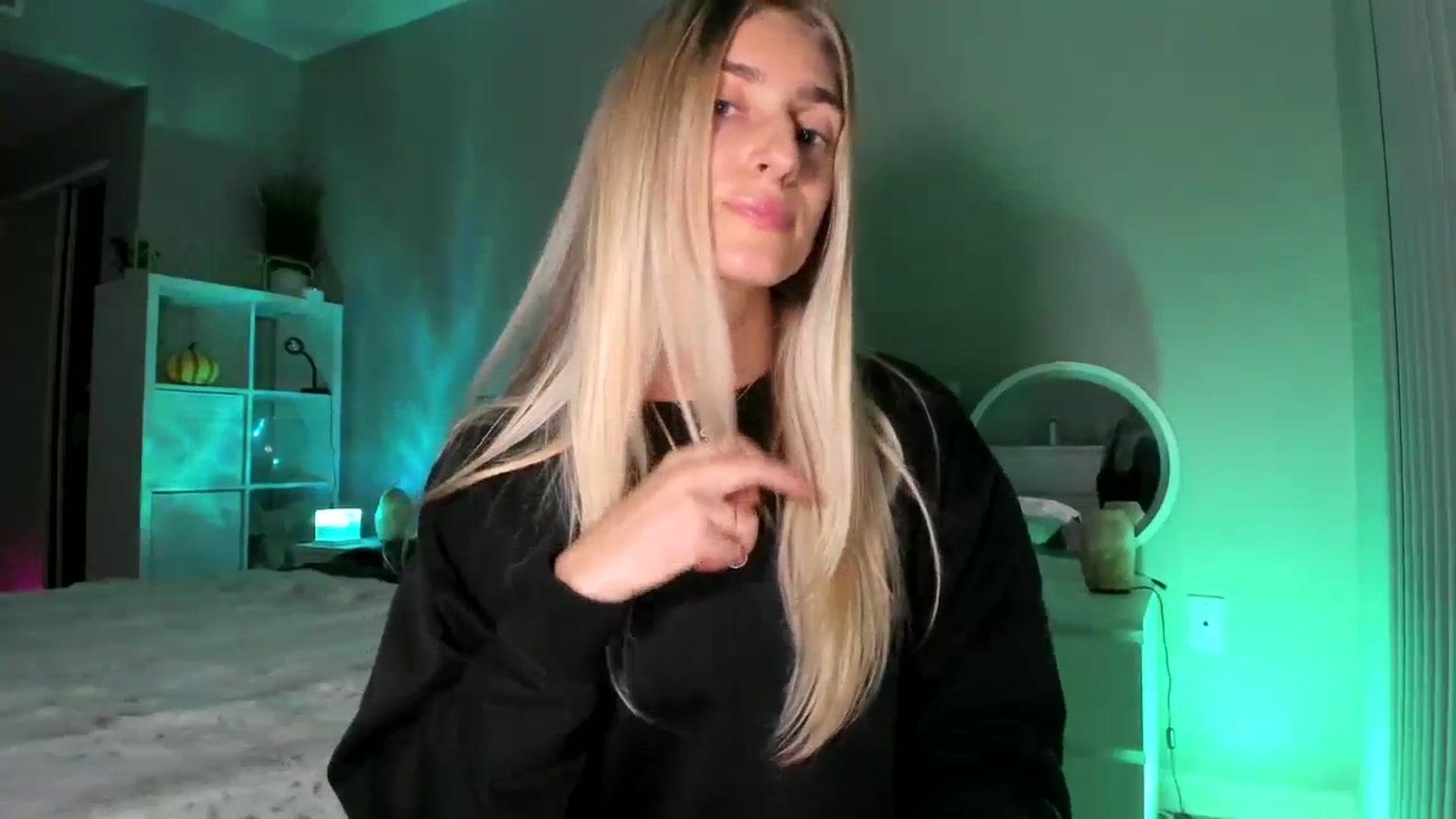 Gallery image thumbnail from Vodka_Queen's myfreecams stream on, 11/27/2025, 08:27 image 6 of 20